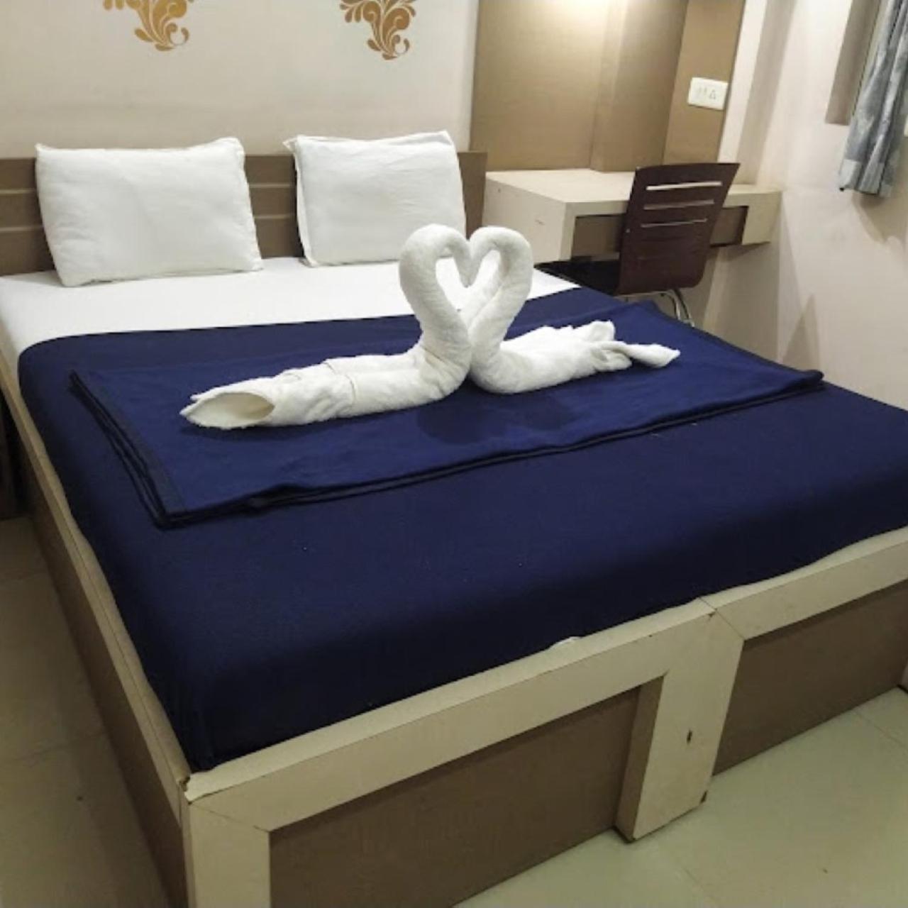 Divya Jyot Residency Bhuj Hotel Exterior foto
