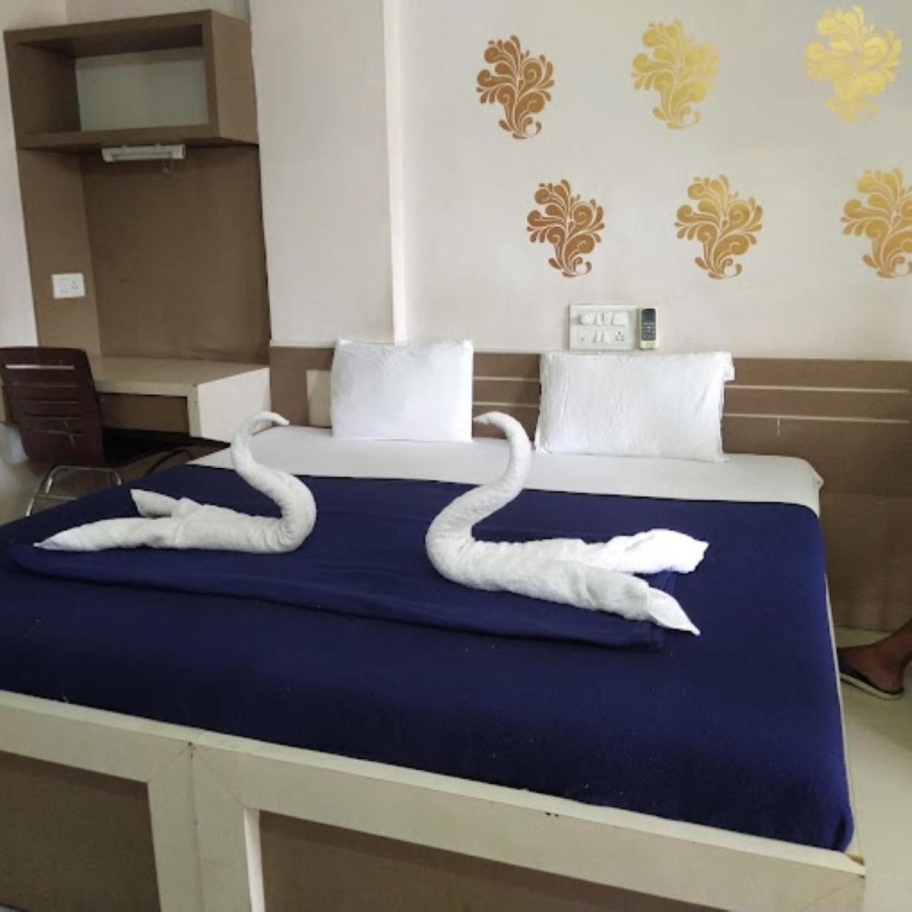 Divya Jyot Residency Bhuj Hotel Exterior foto